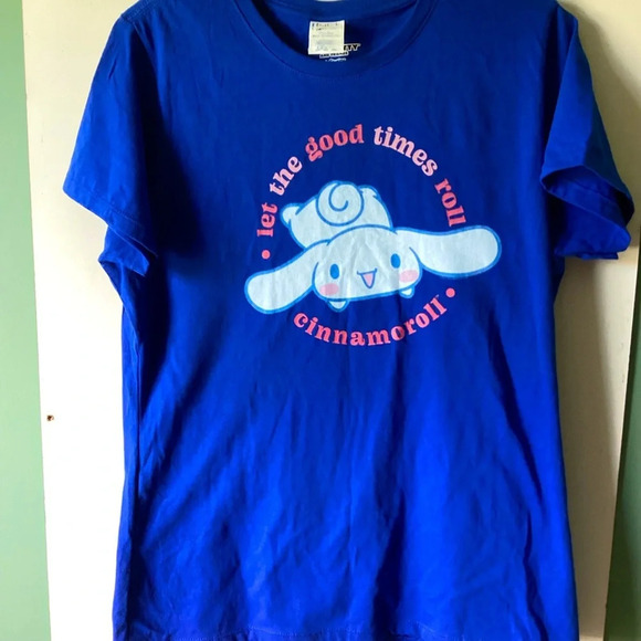 Hello Kitty graphic tee. Cinamoroll - Picture 1 of 4